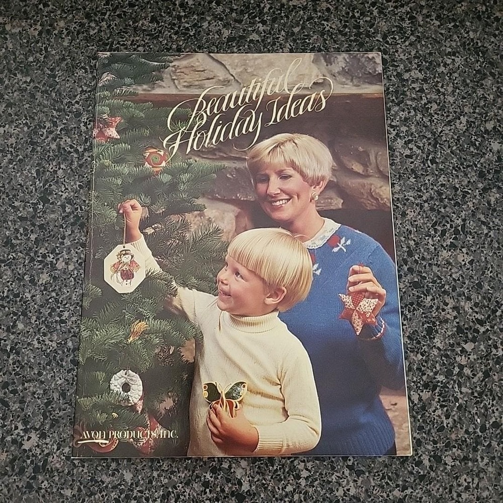 Beautiful Holiday Ideas  Christmas Crafts & Cooking  Vintage 1980 Paperback AVON